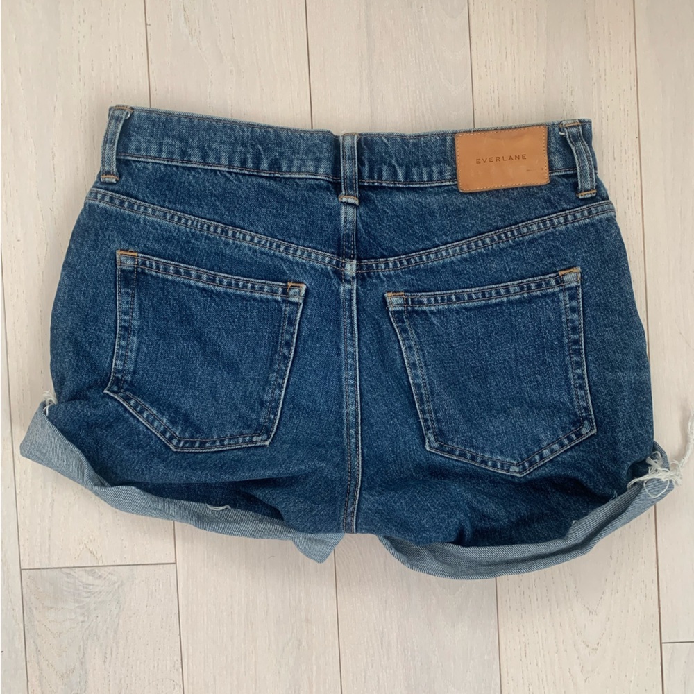 everlane dark wash denim shorts